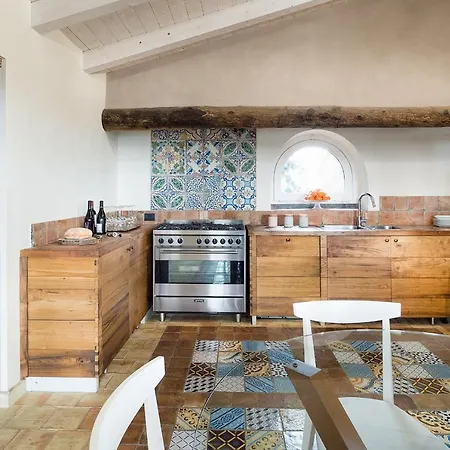 Sleeps 5 Pool Air Con Wifi Villa